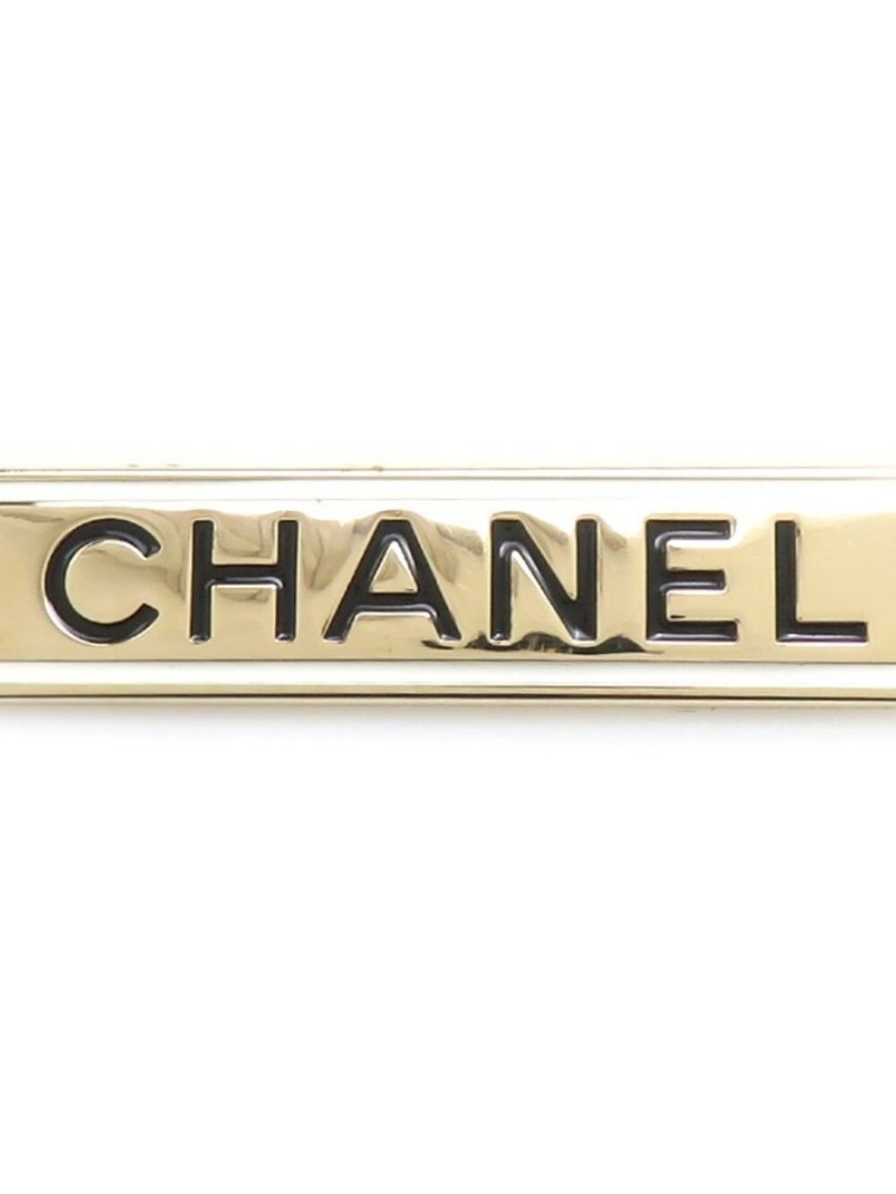 CHANEL Logo Brooch Light Gold/Black/White Metal/Enamel